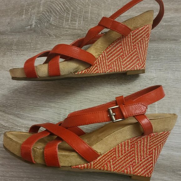 Red Wedge Leather Sandals 7.5, AEROSOLES - Picture 4 of 8